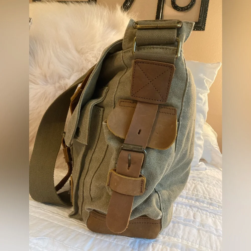 Stylish Olive Green Messenger Bag - Picture 8 of 14